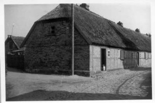 Urlaubsreise. Bauernhaus, wahrscheinlich an der Ostsee