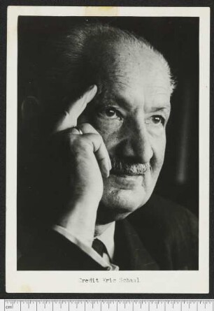 Porträtaufnahme Martin Heidegger