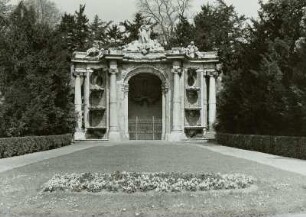 Schloß Sanssouci, Neptungrotte