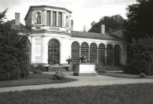 Putbus. Orangerie (1824, 1853; K. F. Schinkel). Parkseite