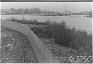 Mauerfall, Potsdam, Ufer Park Babelsberg, Blick in Richtung Glienicker Brücke.