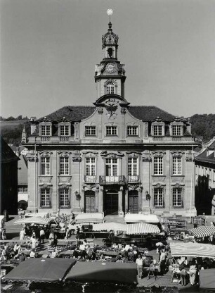 Blick auf das prachtvolle Rathaus von Schwäbisch-Hall