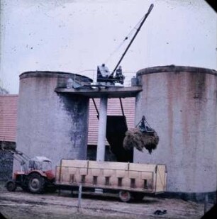 Fotografie: Ein- und Auslagerungstechnik, Hochsilo, Greiferanlage