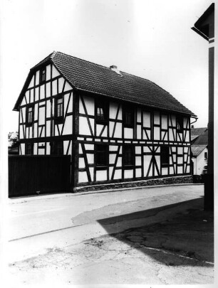 Schöffengrund, Wetzlarer Straße 27