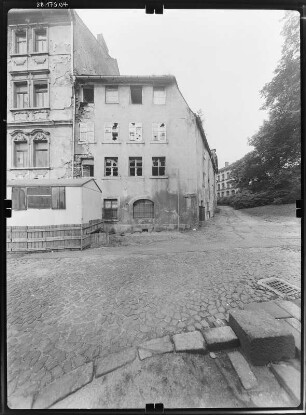 Zittau, August-Bebel-Platz (Neustadt) 39. Wohnhaus mit Werkstatt (18. Jh.). Eckansicht