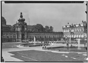 Dresden. Zwingerhof und Kronentor