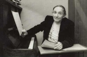 Porträt Carlernst Ortwein (1916-1986; Komponist, Pädagoge, Pseudonym Conny Odd). Fotografie von Evelyn Richter, Leipzig 1986