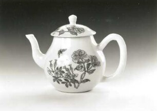 Teekännchen (China, 1723/1735, Regierungsperiode Yongzheng; Porzellan, Aufglasurmalerei; Höhe 10,8 cm; Staatliche Kunstsammlungen Dresden (SKD)