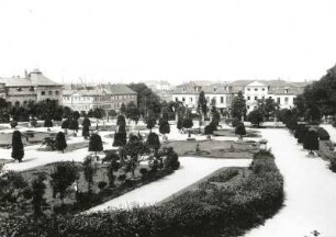 Gotha, Orangerie : Gotha. Orangeriegarten. Blick nach Nordosten gegen Schloss Friedrichsthal
