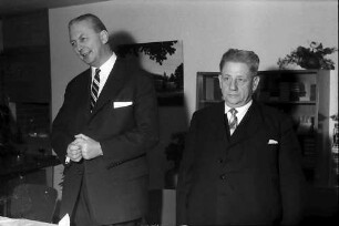 Freiburg: Landratsamt; Pressekonferenz mit Ministerpräsident Dr. Georg Kiesinger; Ministerpräsident Dr. Georg Kiesinger, Regierungspräsident Anton Dichtel