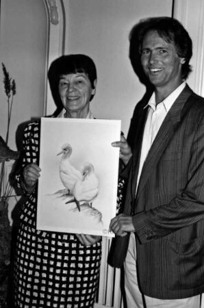 Haus der Natur: Loki Schmidt eröffnet Kunstausstellung des kandischen Ornithologen Jack Poll