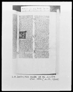 Biblia Latina — Initiale E (xultate), darin Fabeltiere, Folio 154recto