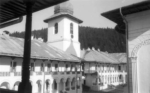 keine Beschreibung [Agapia: Kloster Agapia Deal, Klosterhof und Kirche]