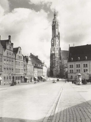 Landshut. Altstadt. Blick nach Nordosten zur Stadtpfarrkirche Stankt Martin