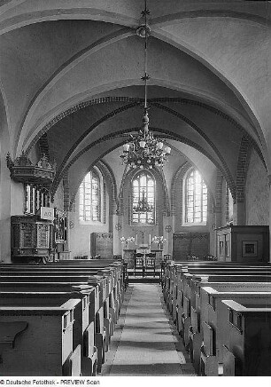 Berlin-Dahlem. St. Annen-Kirche, Inneres nach Osten