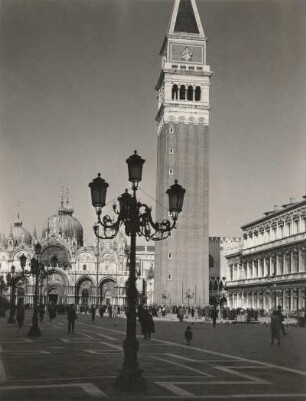 Venedig. Markusplatz mit Campanile und Basilica di San Marco