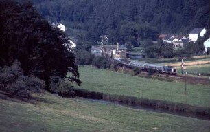 St. Thomas Ausfahrt Lok Baureihe 211 Eilzug Bnb-Wagen