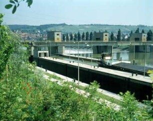 Neckarstaustufe und Schiffsschleuse