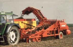Fotografie: Erntetechnik, Kartoffel, Kartoffelroder, Rodelader