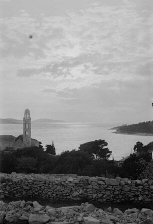 Franziskanerkloster : Der Kirchturm des Franziskanerklosters Hvar.