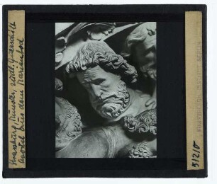 Straßburg, Münster,Straßburg, Münster, Marientodrelief am Südportal : Südliches Querschiff, Marientod, Apostel