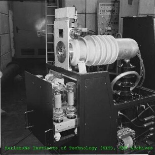 Neutronen-Blitzröhre des Neutronen-Impulsgenerators am Institut für Angewandte Kernphysik (IAK)