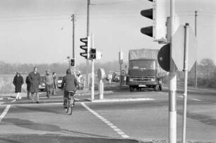 Inbetriebnahme der neuen automatischen Ampelanlage an der Kreuzung Neureuter Straße/Sudetenstraße