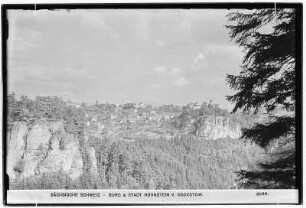 Sächsische Schweiz. Burg und Stadt Hohnstein, vom Hockstein gesehen