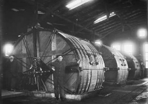 Freiberg-Zug, An der Zugspitze 42. Lederfabrik Zug. Werkteil Zugspitze. Gerberei. Halle mit Gerbfässern