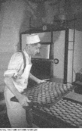 Pulsnitz, Pfefferkuchenherstellung, August 1951