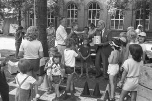 Freigabe der Schulhöfe der Uhland-, Gutenberg-, Leopold- und Schillerschule zum betreuten Spielen während der Sommerferien