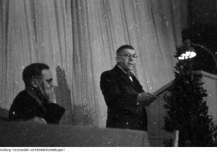 Dresden, Glacisstraße, Tonhalle (Kleines Haus). Öffentliche Sitzung des Stadtrates. Redner Otto Buchwitz (SPD), 5. Januar 1946
