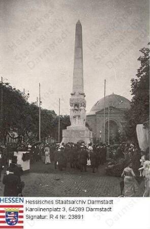Darmstadt, 1902 September 12 / Feier zur Enthüllung des Alice-Denkmals auf dem Wilhelminenplatz