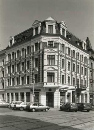 Görlitz, Landeskronstraße 42. Wohn- und Geschäftshaus (1890). Eckansicht