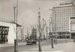 Berlin. Blick von der Schillingstraße auf Hotel "Berolina" (über die Karl-Marx-Allee)