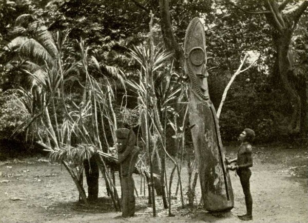 "Götzenbild und Musikinstrument"