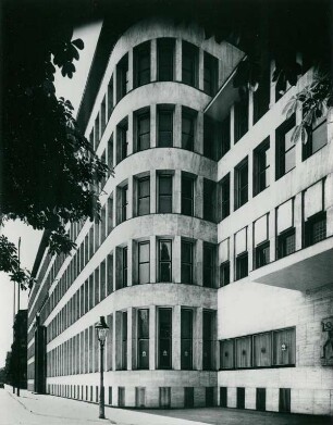 Allianz, 1931-1932
