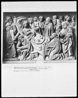 Sockel des Apostelaltars: Tod Mariens