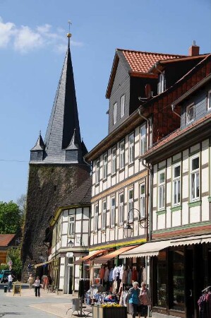 Geschäftsstraße : Blick durch die Westernstraße zum Westerntor. Aufgenommen im Mai 2008. Foto Uwe Gerig