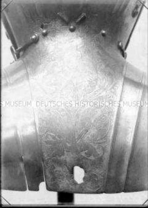 Mantelhelm Kaiser Karls V., Detail Rückseite