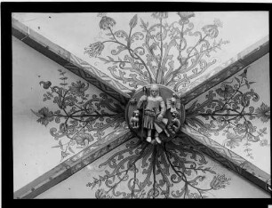 Kloster Lichtental Klosterkirche Figualer Schlussstein Stehender Ritter mit Kettenhaube