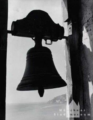 Amalfi. Alte Glocke im Turm eines ehemaligen Klosters