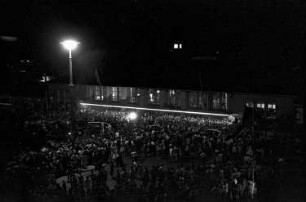Freiburg: von oben, Hauptbahnhof Vorplatz; beim Empfang des Königs