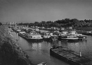 Archivfotografie "staedte_mannheim_haefen_neckar_671m"