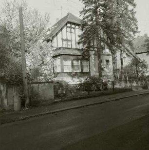 Dresden-Klotzsche. Villa (um 1900), Alexander-Herzen-Straße 29. Straßenansicht
