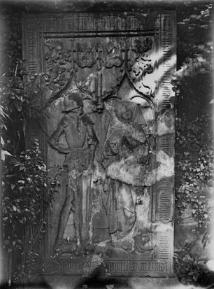 Grabstein eines Ritterpaares der Familie von Erbach