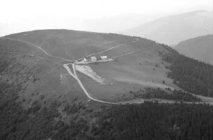 Belchen: Belchen von Osten, mit Belchenhaus