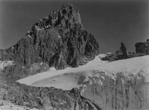 Mount-Kenya-Massiv : Nelion-Gipfel im Mount-Kenya-Massiv. Rechts im Bildvordergrund der Lewis-Gletscher