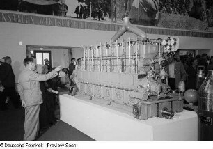 Maschinen der chinesischen Sektion auf der Leipziger Herbstmesse 1954