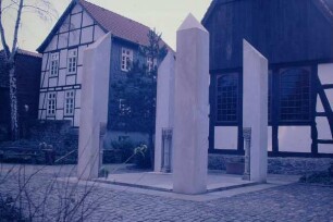 Exterstraße, Lange Straße, Mahnmal an der ehemaligen jüdischen Synagoge, Detmold; farbig